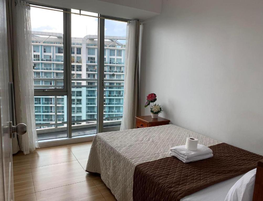 Azure Urban Resort A3 Near Airport Mall With Balcony Wavepool Manila Zewnętrze zdjęcie